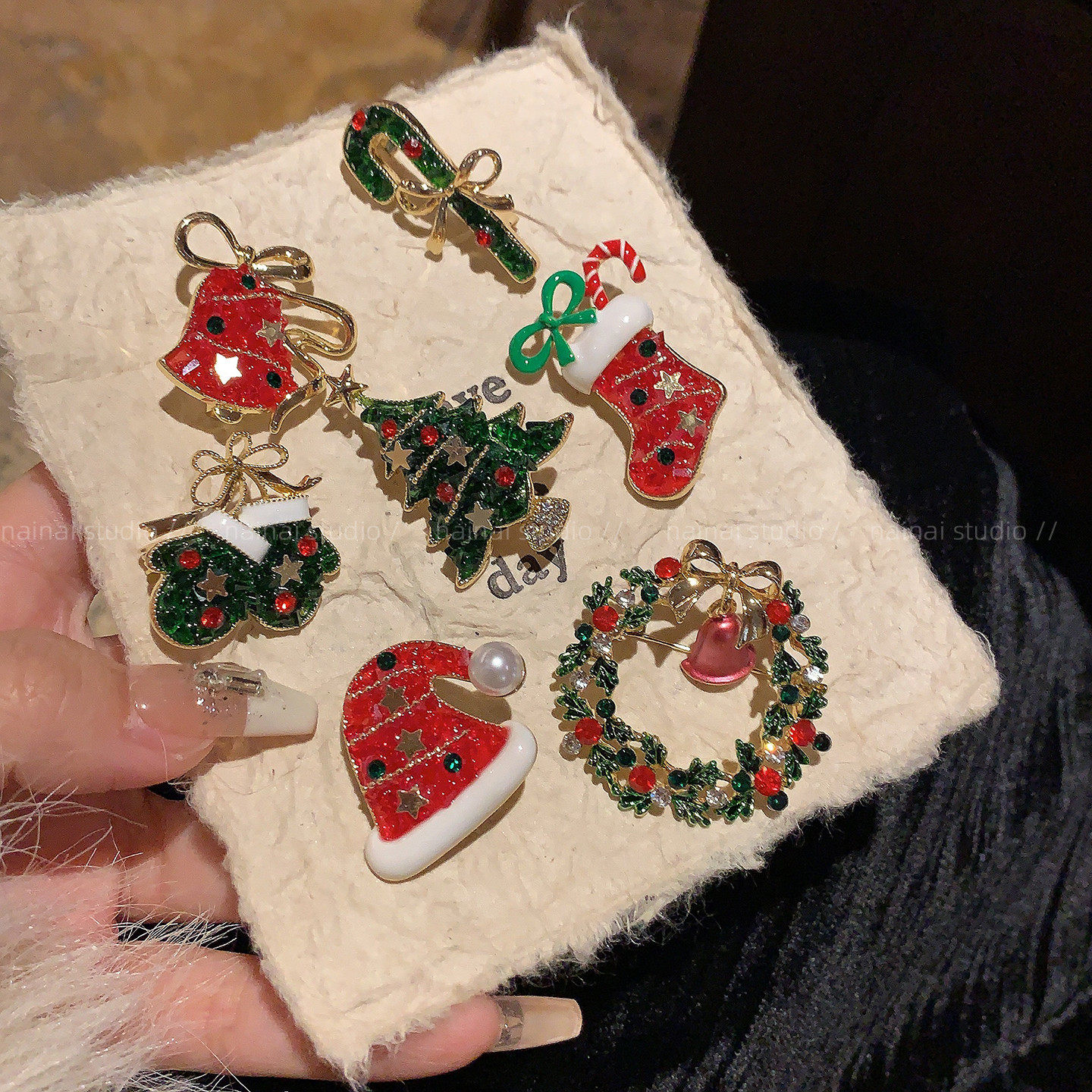 圣诞节胸针~红色圣诞树圣诞帽花环别针氛围感胸花大衣外套配饰女A