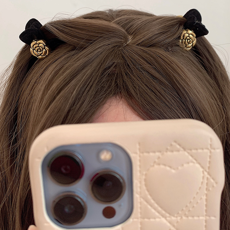 黑色山茶花小香风抓夹小香风