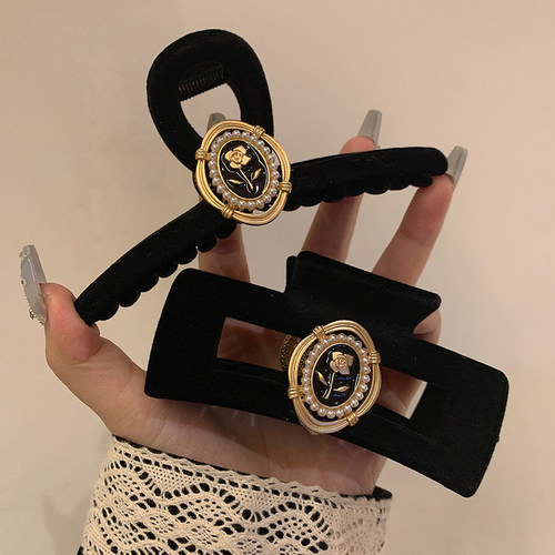 复古小香风黑色丝绒玫瑰花抓夹