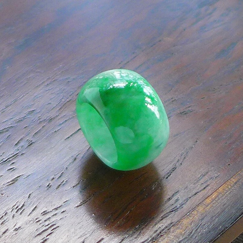 精品鉴定证081# A货老种阳绿水润饱满鼓珠路路通翡翠吊坠