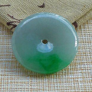 A货珠宝鉴证749# 冰糯种飘阳绿起胶平安扣翡翠小吊坠