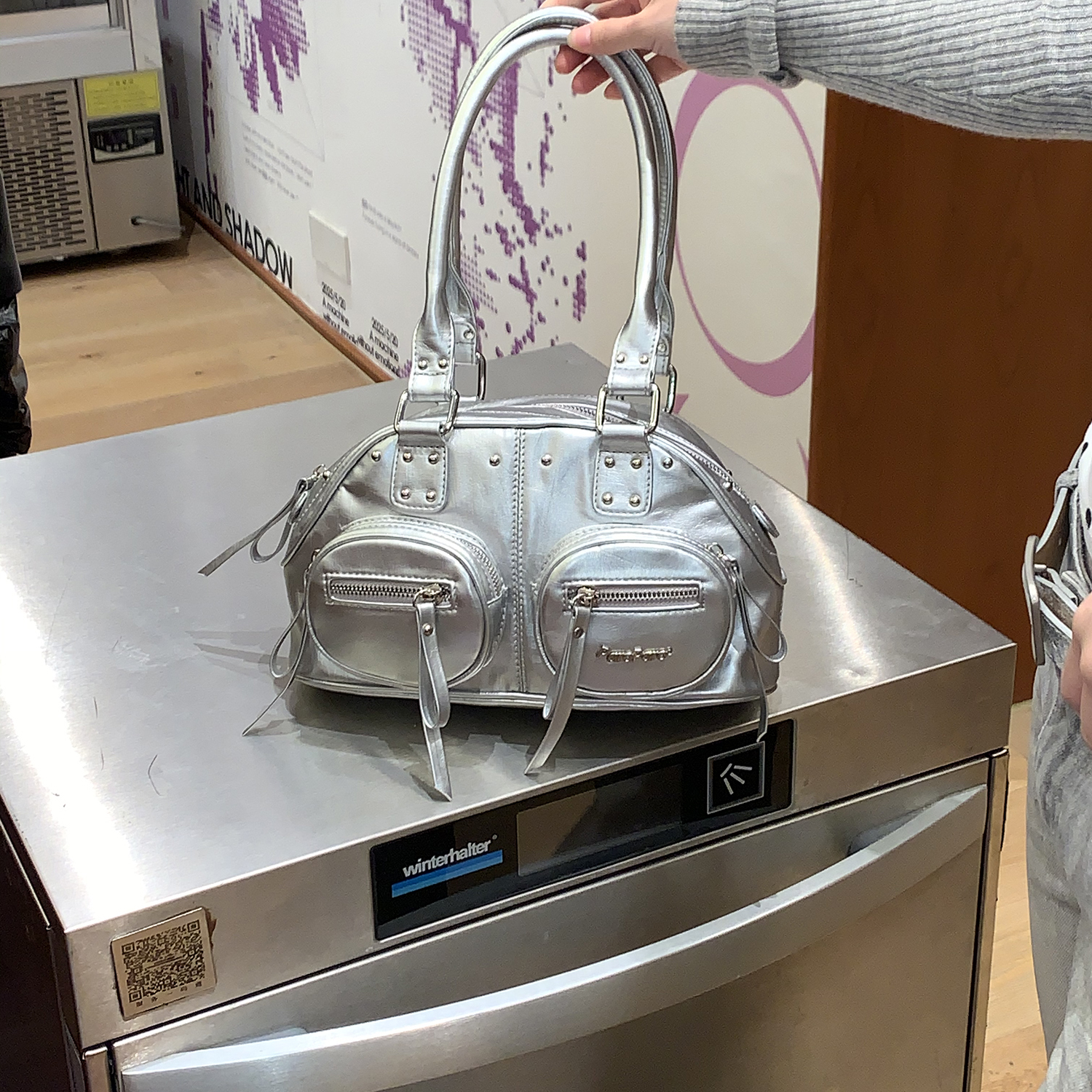 ParoParo摩卡慕斯！Y2K多口袋贝壳包长柄波士顿单肩银色包25新款