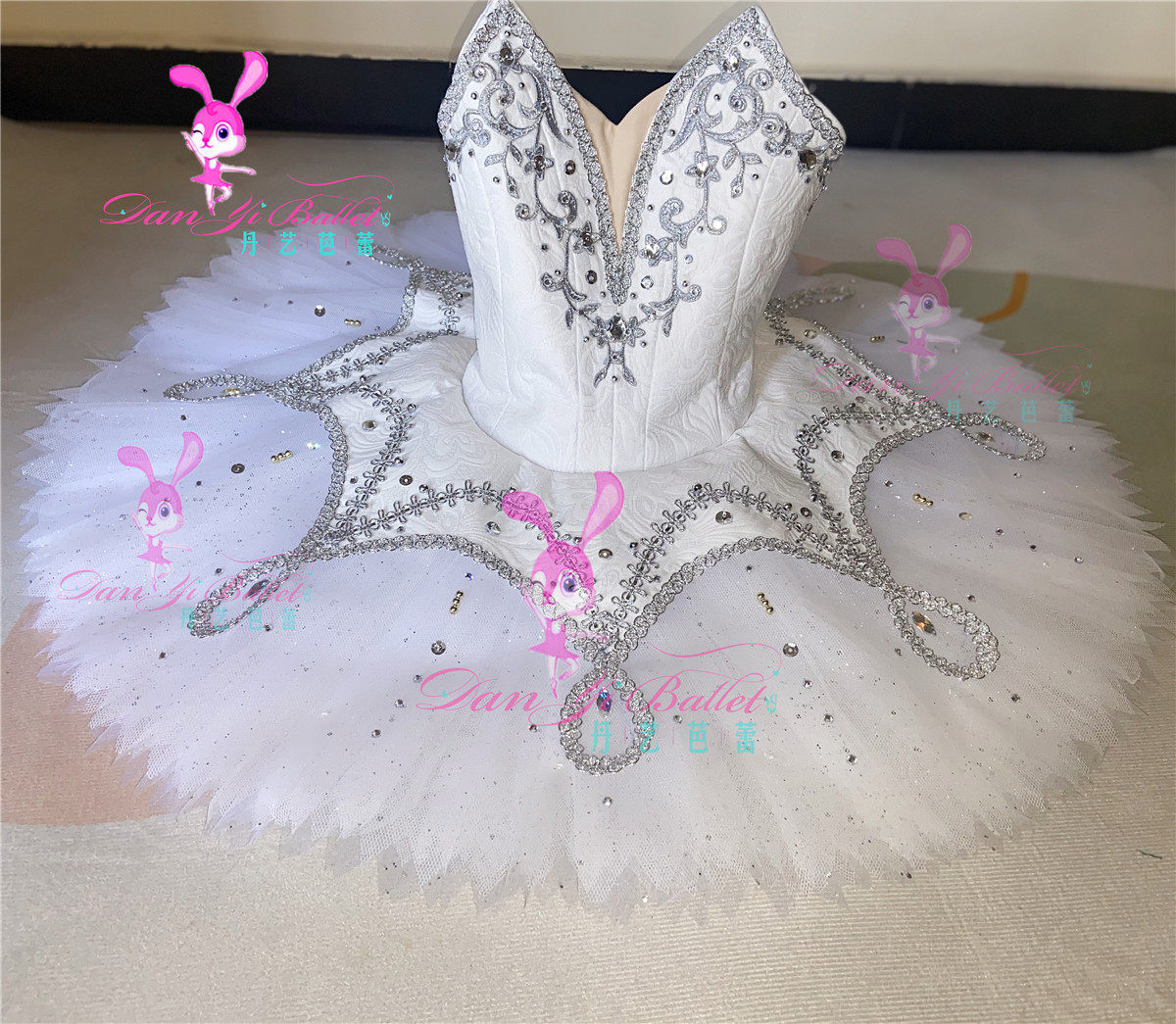 丹艺银仙子白色芭蕾舞蹈演出服盘裙tutu裙比赛服表演服专业定制