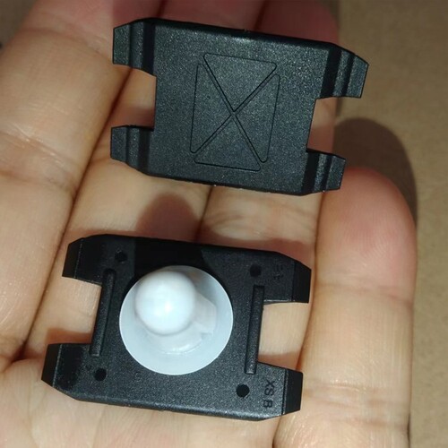 宝马侧裙门槛护板前车轮眉卡扣