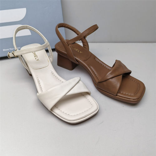 comely /康莉正品撤柜羊皮方头一字带粗跟露趾舒适时装女凉鞋