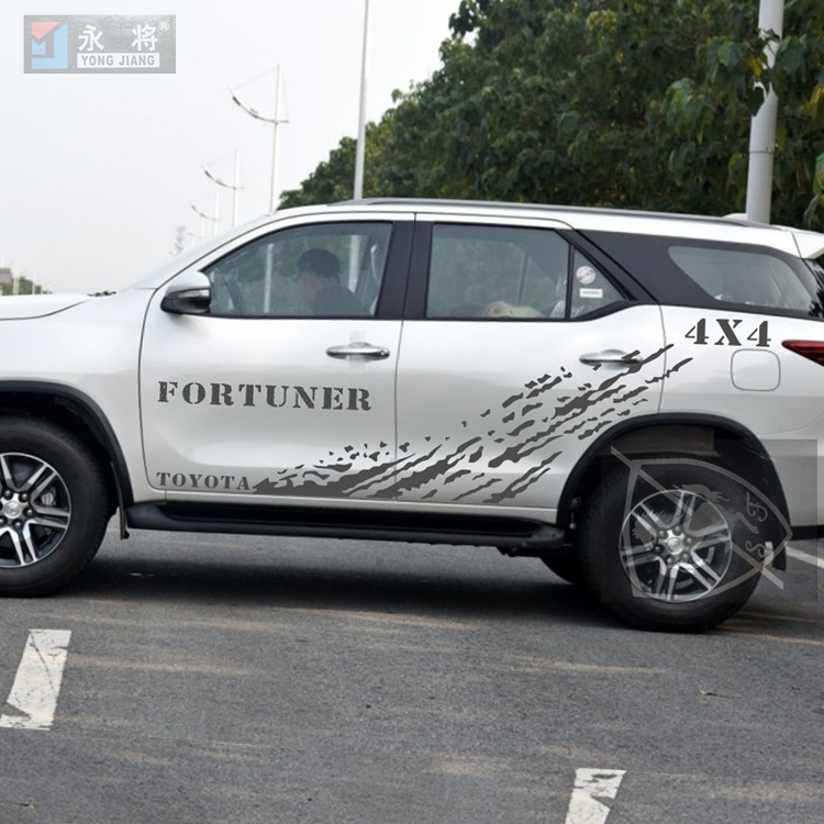 丰田fortuner穿越者拉花