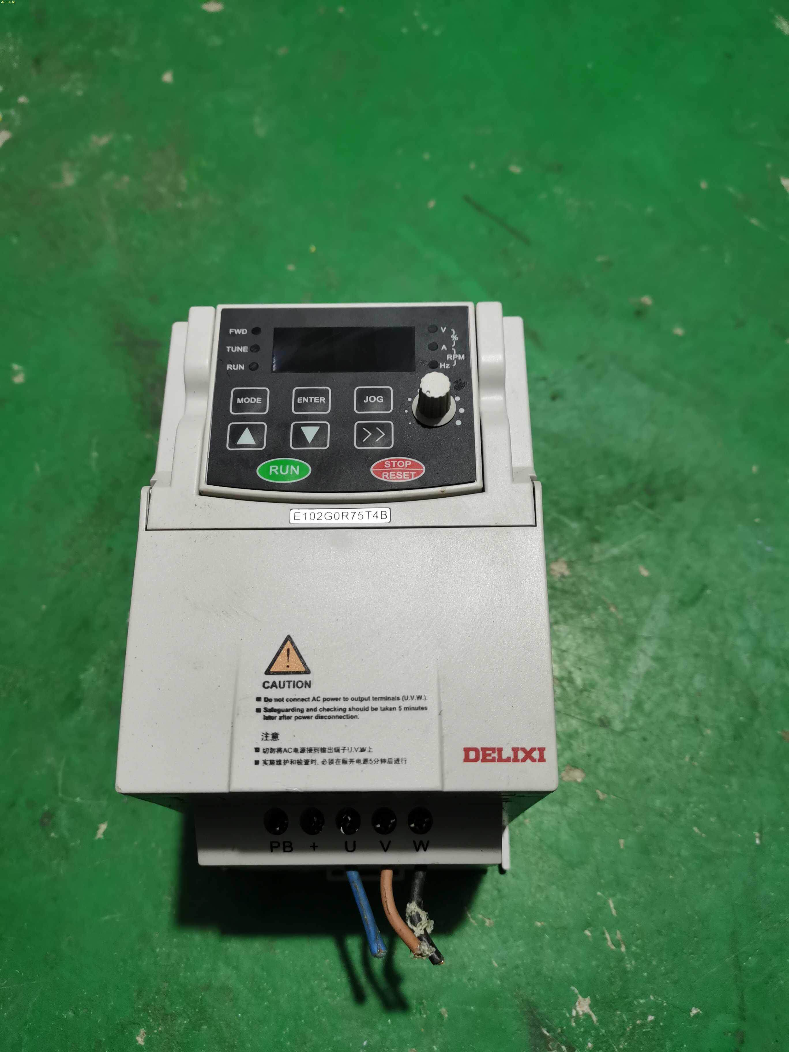 拆机德力西变频器cdi-e102g0r75t4b 0.75kw 380v 实图 二手