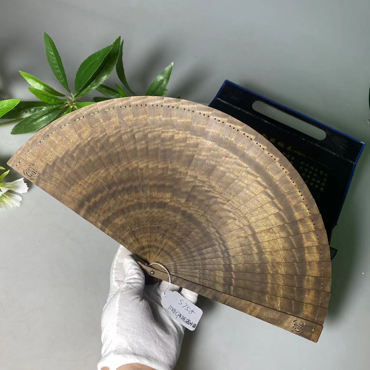 金丝楠木折扇简约小叶桢楠工艺扇