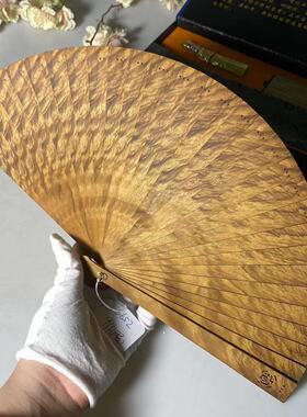 小叶桢楠新中式金丝楠木古风送礼折扇摆件镂空凤尾纹扇子礼盒S652