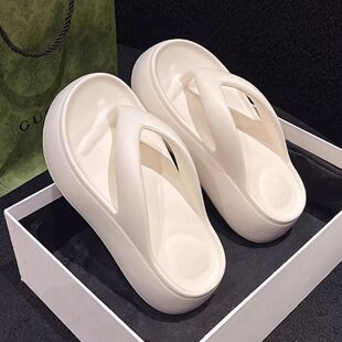 厚底增高人字拖夏季夹脚居家凉拖配裙子外穿沙滩ins潮女拖鞋白色