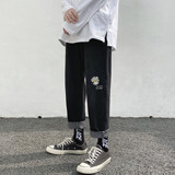 黑色
