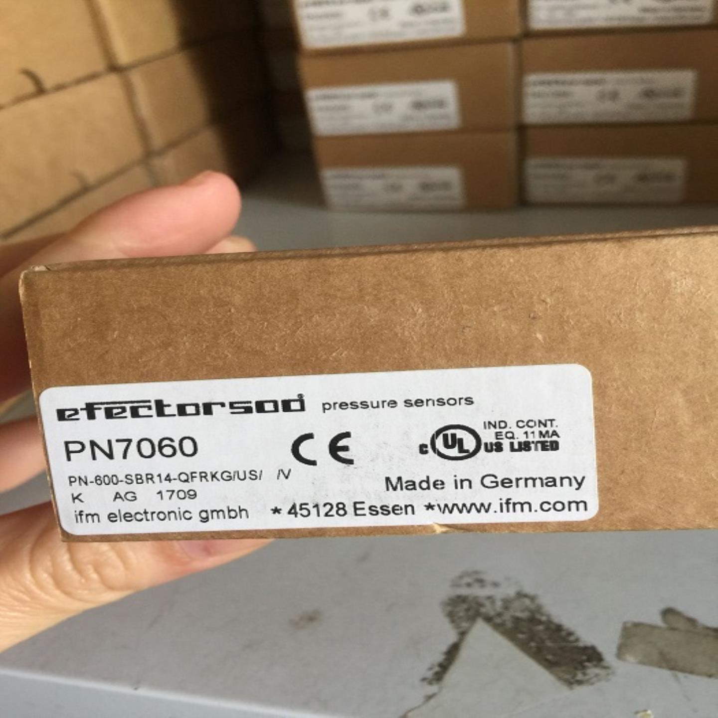 德国原装IFM易福门PN7060带显示屏的压力传感器现货询价