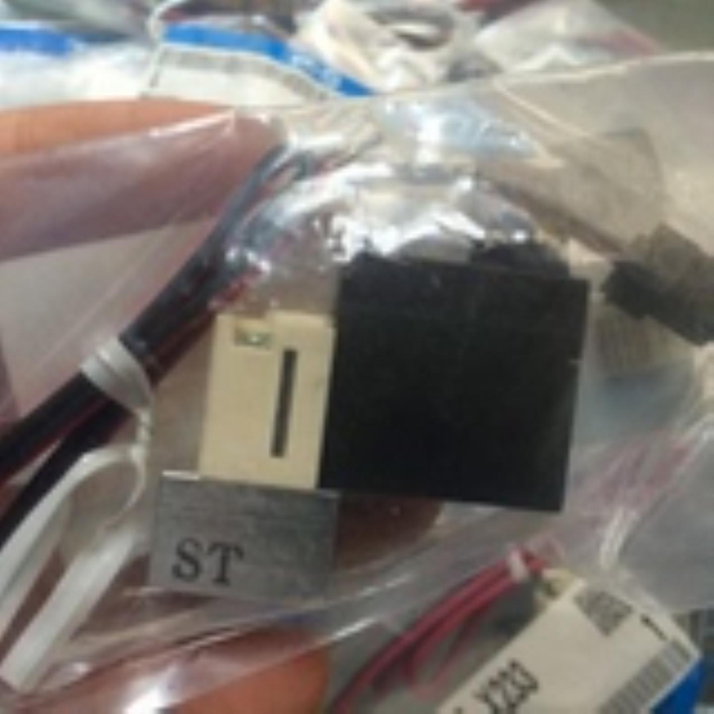 SMC全新原装VQ110U-5L-X233 VQ110U-5L-X559 VQ110L-5LO-X5询价