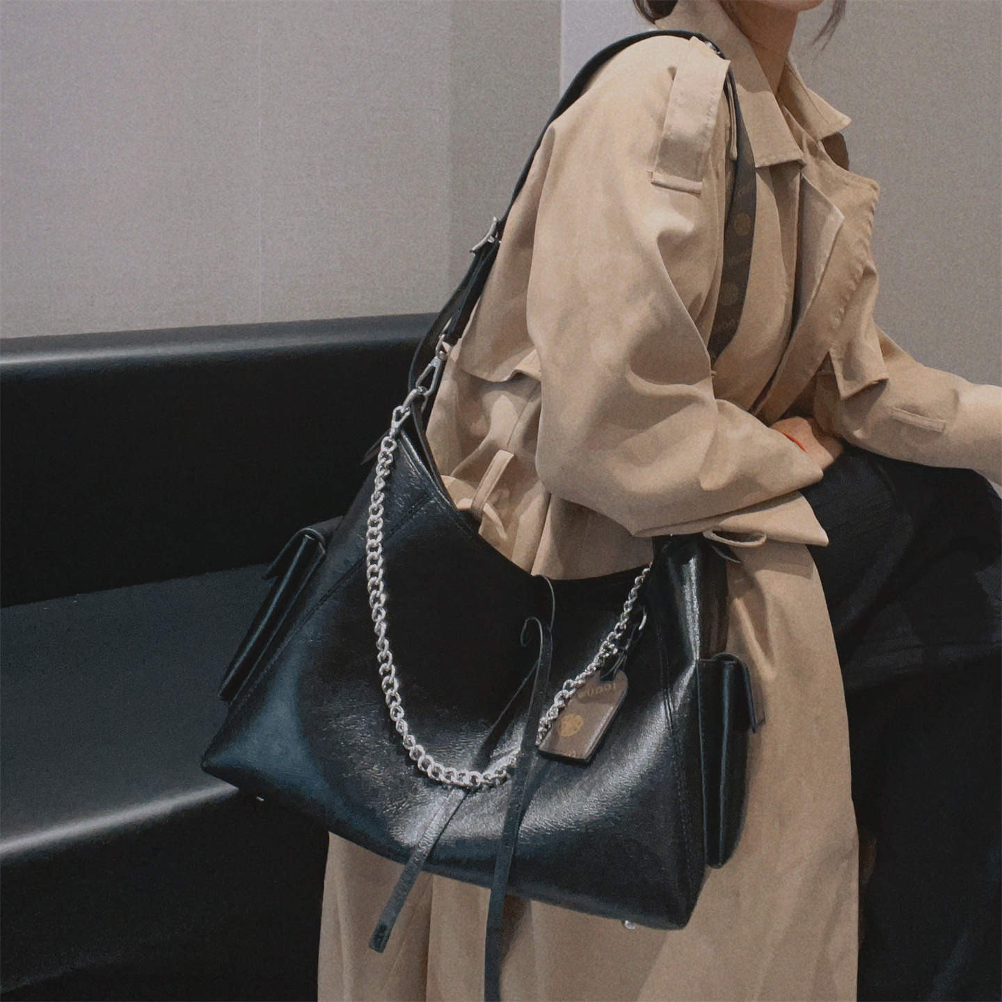 油蜡皮托特包2024新款小众设计斜挎包百搭通勤单肩包高级感大容量