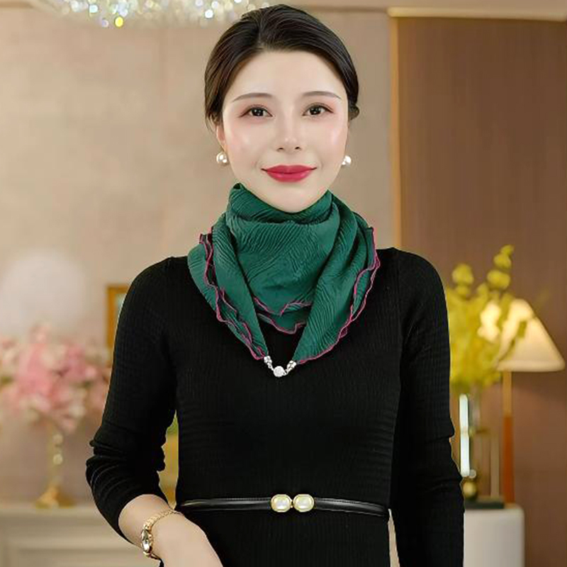 压皱花边三角围巾女款2025新款冬季保暖围脖护颈方巾磁吸扣丝巾女