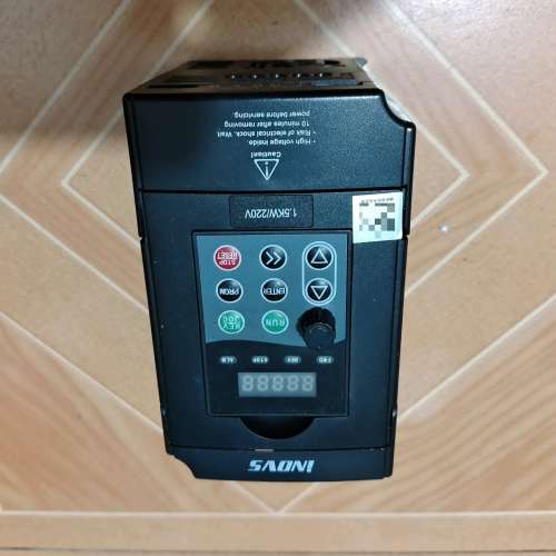 2.2kw欣捷思变频器Y500-Y0015M1，功率1.5k议价
