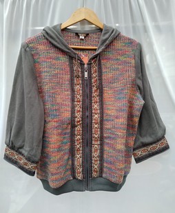 桑迪女装 中老年连帽针织外套毛线衣 民族风绣花绣花大码