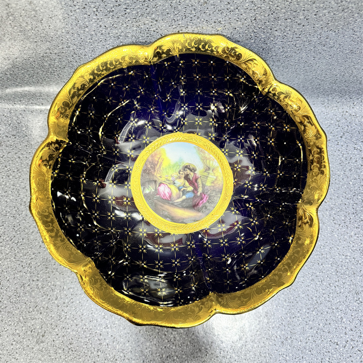 外贸风情 深色系 小星星图案 圆润花朵款式底座 陶瓷果盆果篓