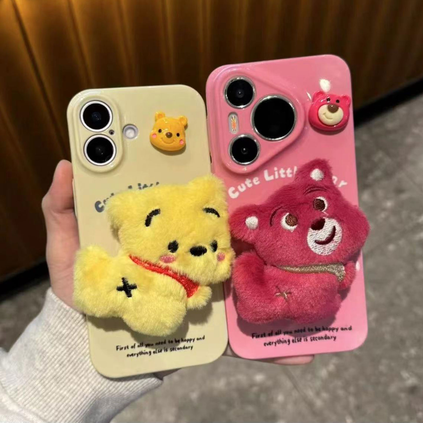 情侣粉熊奶黄熊新款适用苹果17Pro手机壳iPhone16max小米15华为mate80pura70k60opporeno14荣耀300x200iqoo13