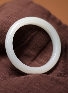 秋会长的和田玉手镯子且末料正装