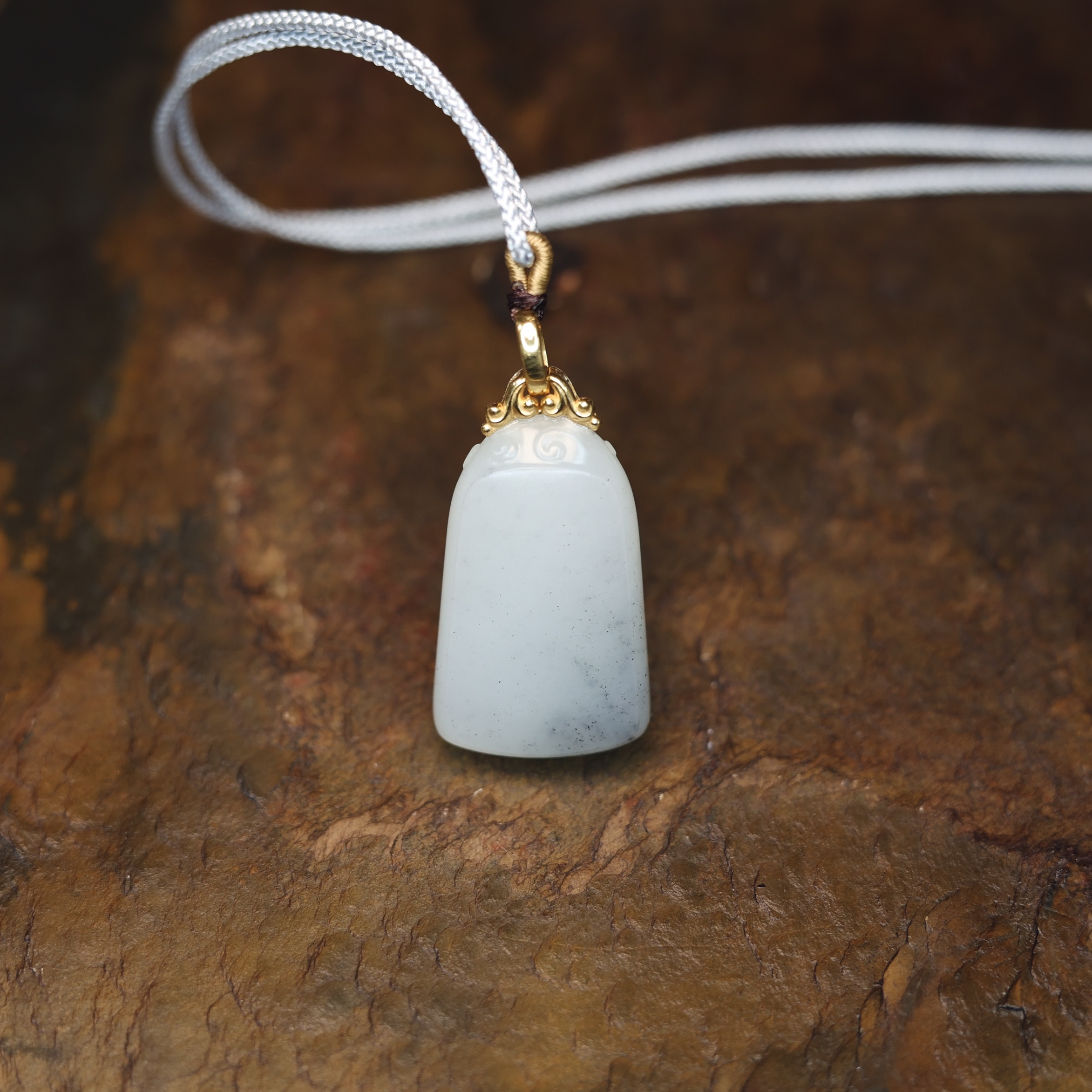 秋会长的和田玉青花山水平安牌