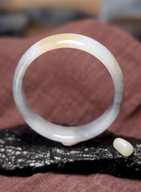 秋会长的和田玉手镯墨玉青花籽料