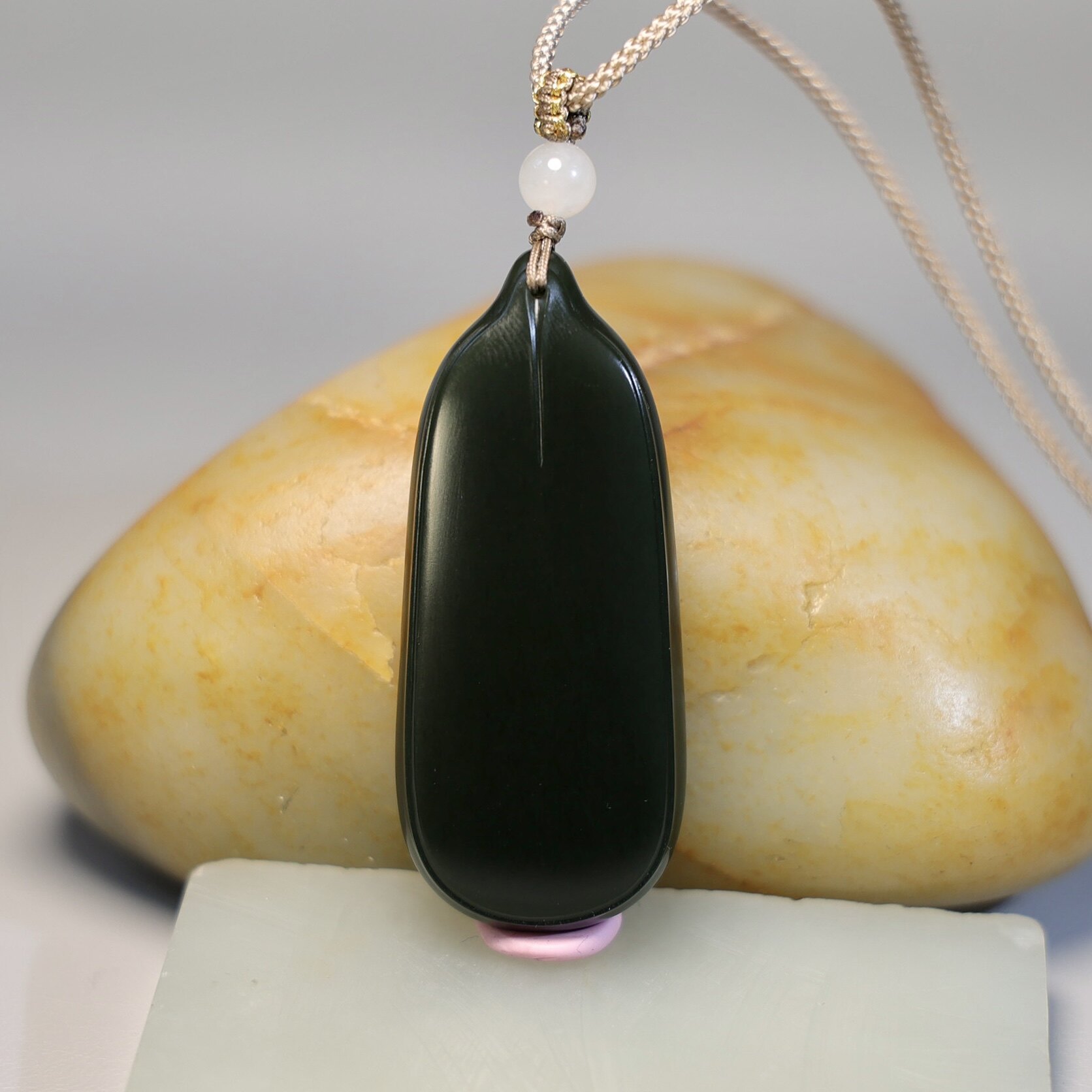 秋会长的新疆天然和田玉黑青籽料平安无事牌素牌子挂件吊坠27克