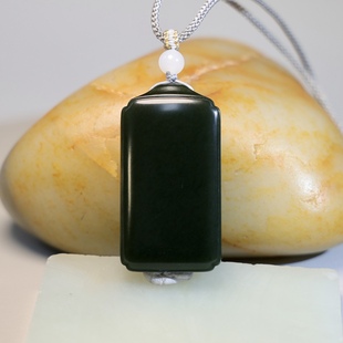 秋会长 新疆天然和田玉黑青籽料平安无事牌素牌子31.2克