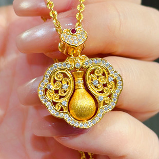 VISING珠宝培育红宝石宝瓶黄金色吊坠项链锁骨链拉丝工艺S925银