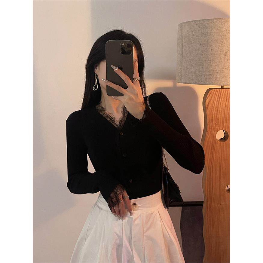 黑色v领上衣蕾丝针织衫女秋冬显瘦设计感小众打底衫高级感毛衣潮