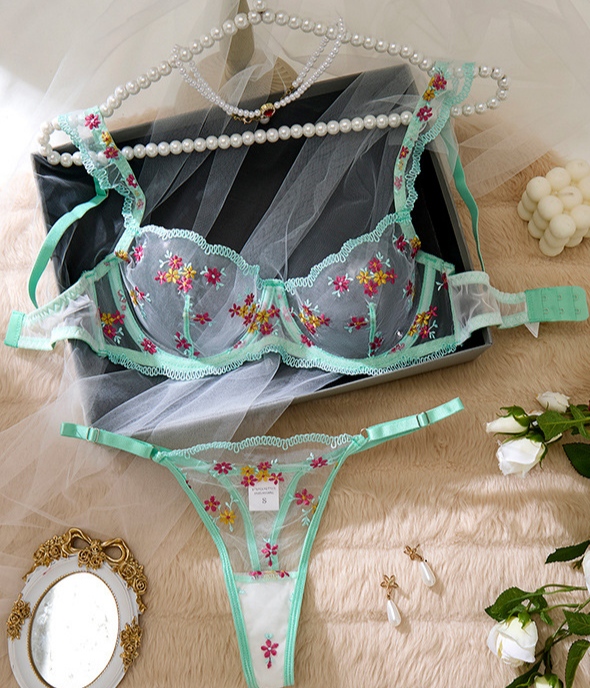 欧美刺绣花朵浅绿色超薄款性感蕾丝网纱女士内衣文胸丁字裤套装