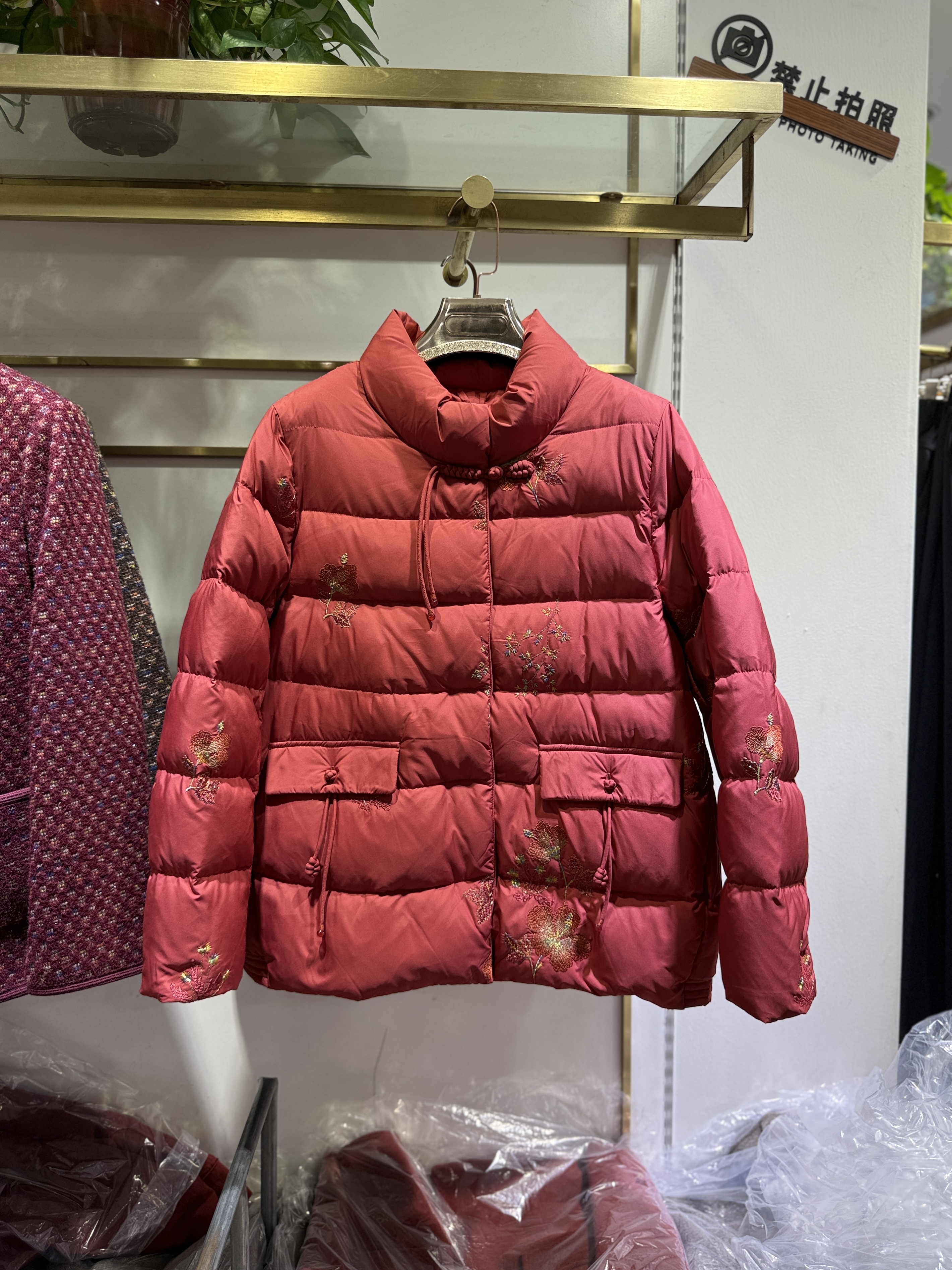 （商场同款专柜发货）中年妈妈羽绒服国风刺绣新款轻薄新中式棉衣