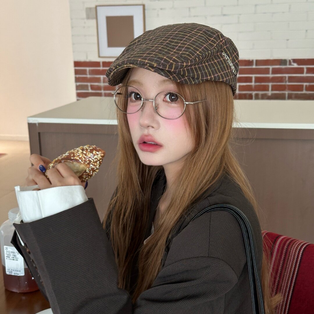 韩系复古格纹女前进帽显脸小