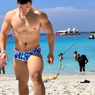 「肉壮诱惑」aussiebum时尚字母泳裤游泳短裤男士泳裤性感平角