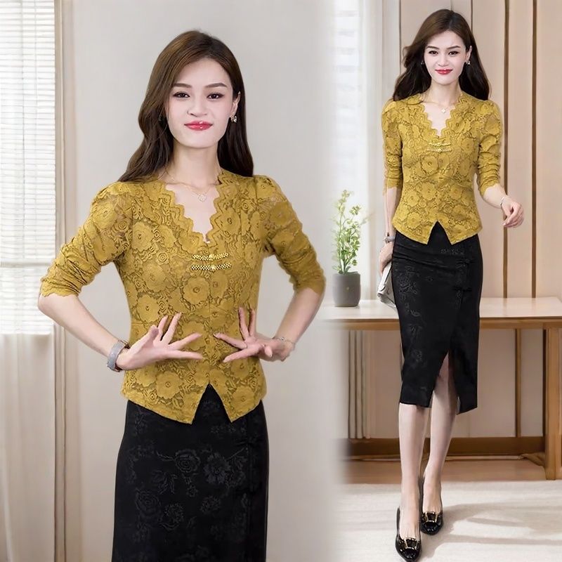 V领盘扣蕾丝打底衫女2025春季