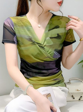 欧货交叉V领短袖t恤上衣女士2026夏季新款气质显瘦印花网纱打底衫