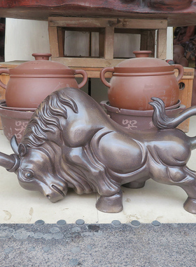 宜兴紫砂雕塑摆件风水水牛斗牛