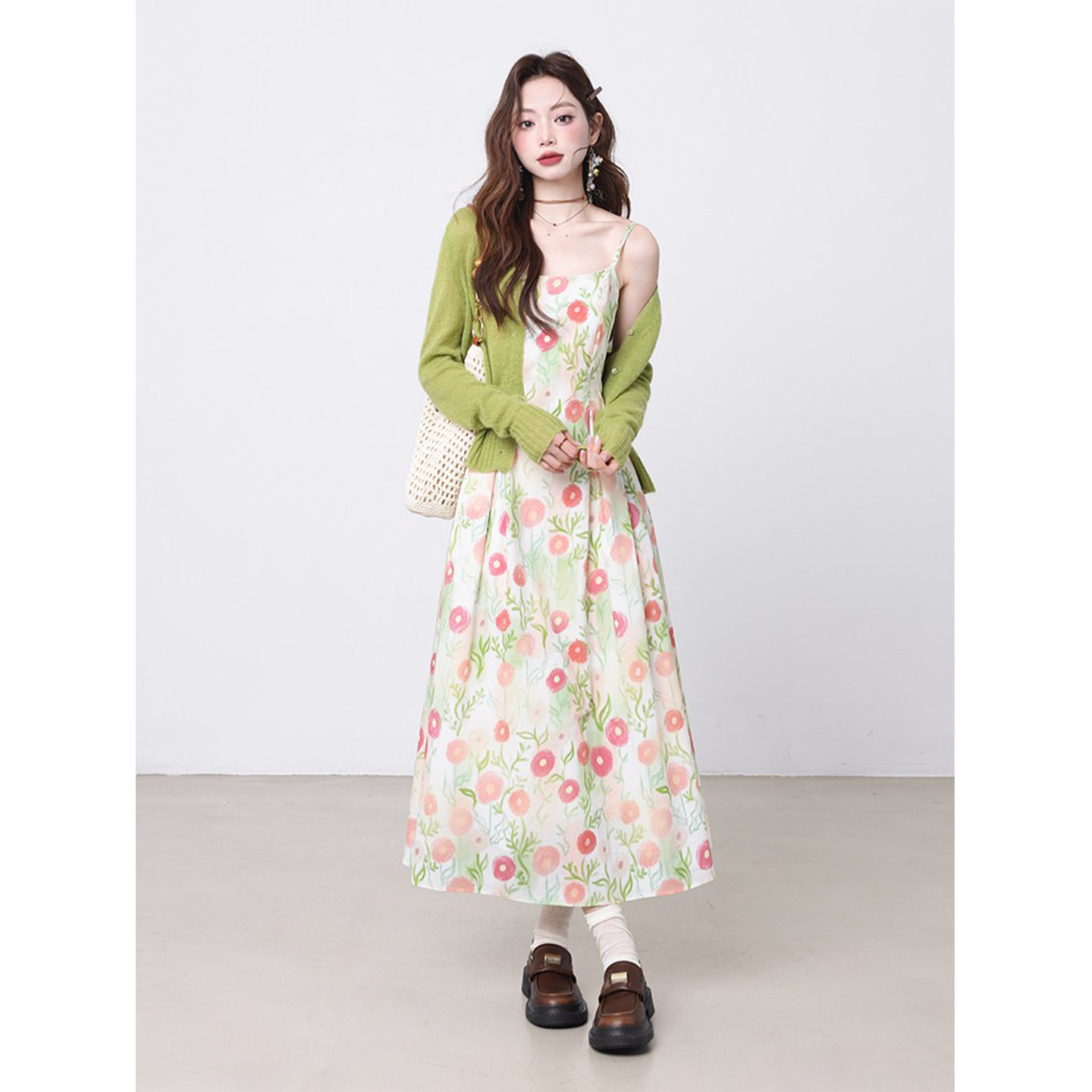 精分 如花在野 温柔热烈 氛围感出游花朵收腰吊带连衣裙长裙