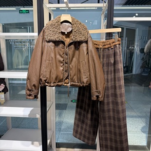 高级感柔软蛋白皮毛领羽绒服2025冬季 设计感宽松PU皮保暖皮衣外套