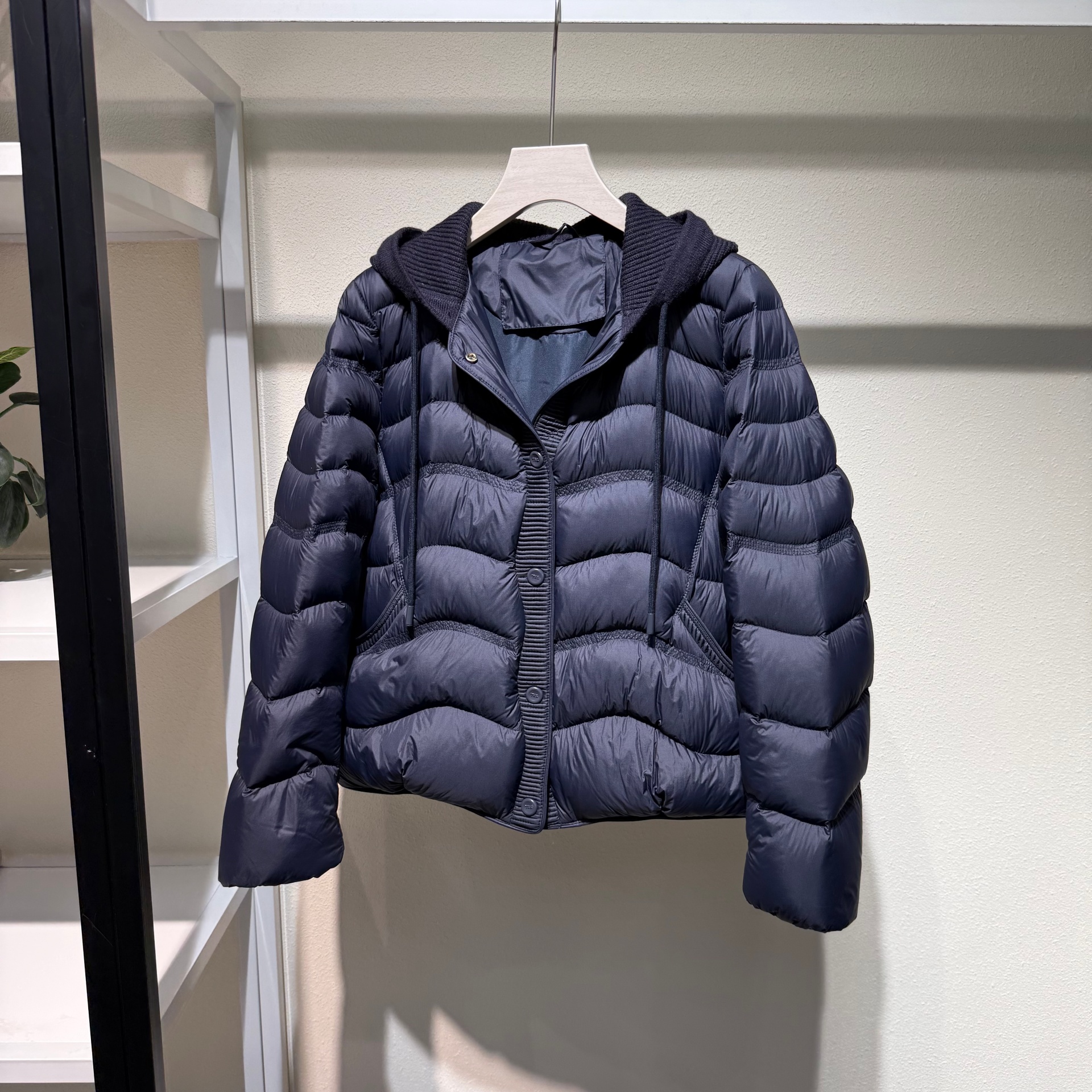 2025冬装针织连帽韩系显瘦柔软轻便90白鸭绒保暖羽绒服短款外套