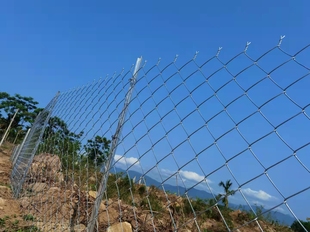 海口勾花网厂家隔离栏养殖围栏网热镀锌钢丝网围墙护栏围栏铁丝网