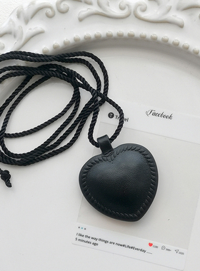 花糖｜黑色皮质爱心吊绳项链黑桃心时尚百搭可调节可爱小众项链