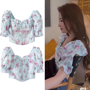 上衣女夏 玫瑰 故事黄亦玫刘亦菲同款 短款 宫廷风蓝色碎花方领衬衫