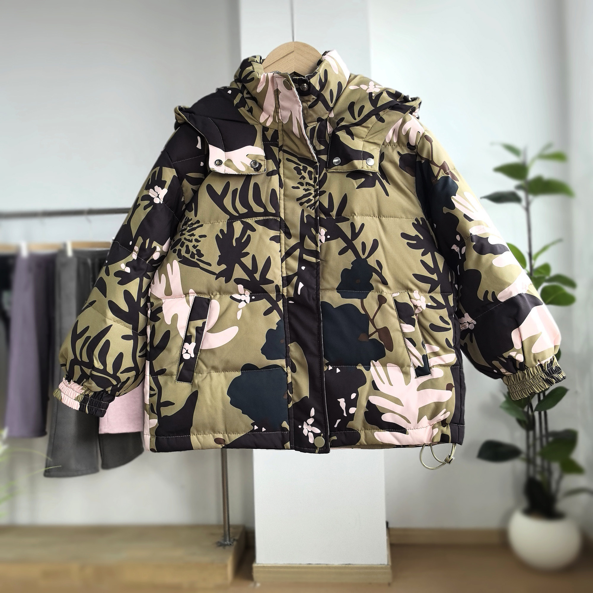 女童羽绒服冬季小女孩洋气迷彩白鸭绒保暖外套中长款宝宝冬装潮