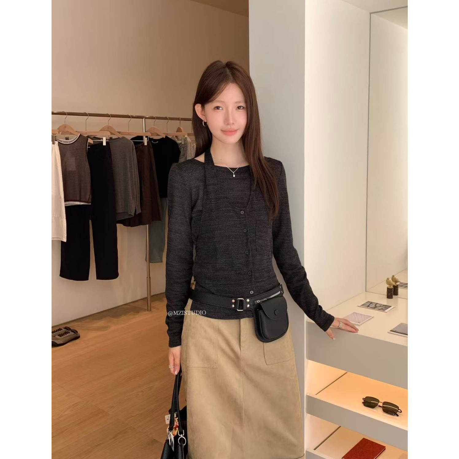 MZI STUDIO秋日挂脖口袋背心+纯色软糯宽松针织长袖套装女A10278图片
