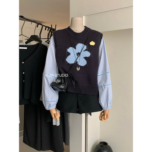 YJIA伊嘉十三行高级感刺绣针织马甲珍珠扣泡泡袖衬衫套装57365