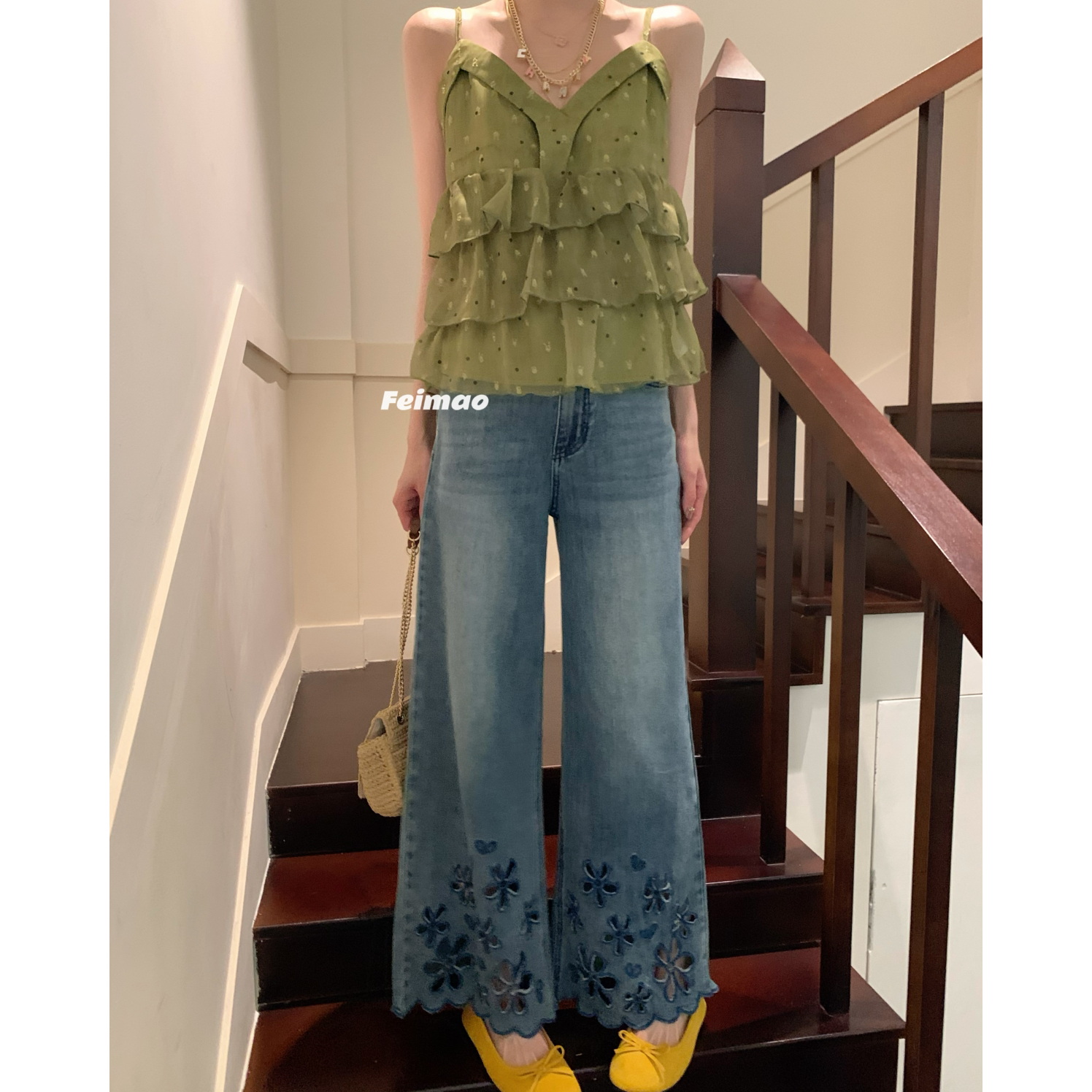 十三行夏季新款宽松显瘦九分裤薄款烫花镂空微喇裤牛仔裤女92732