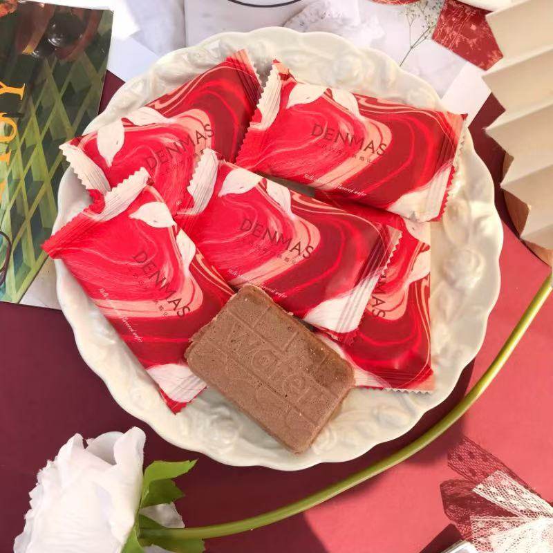 DENMAS丹玛仕牛奶巧克力味威化饼干结婚庆喜饼小红书推荐网红零食,零食/坚果/特产,威化饼干,淘宝优惠券,粉丝福利购,淘宝优惠卷