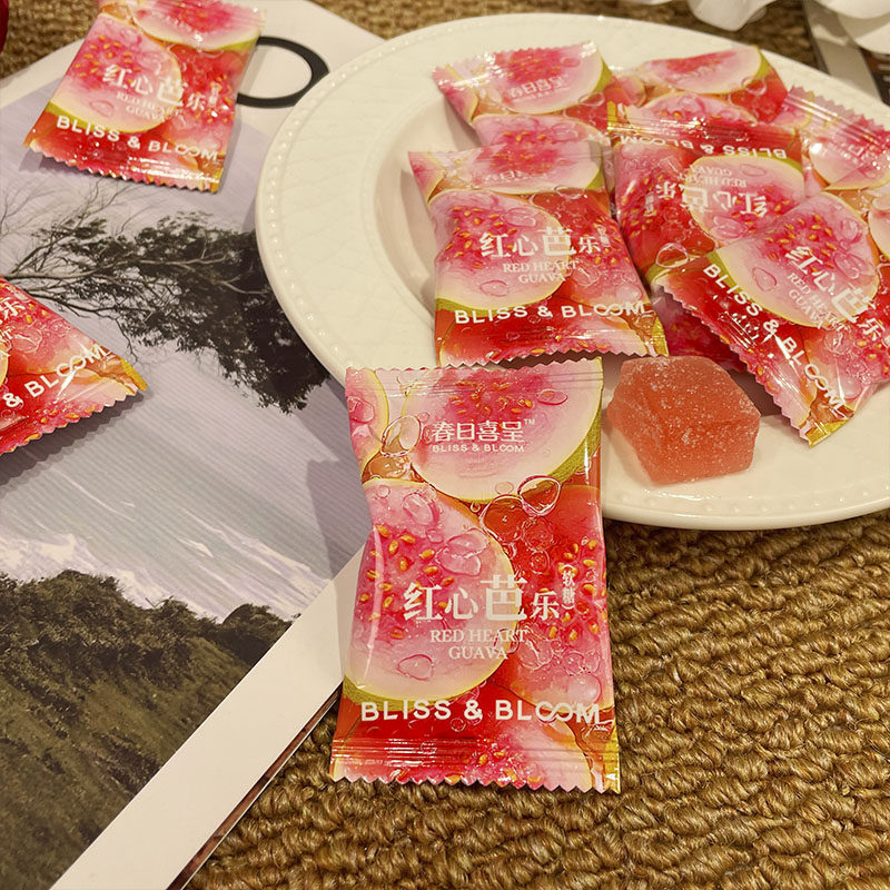春日喜呈红心芭乐味软糖高颜值订婚结婚喜糖散装满月伴手礼糖果