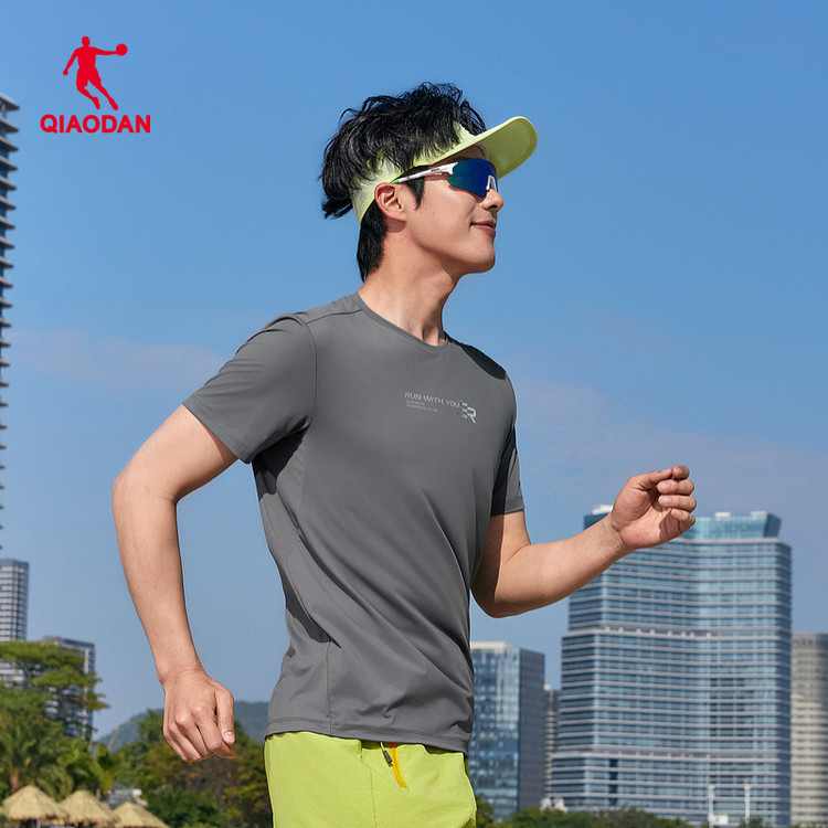 乔丹男2026夏短袖T恤跑步速干健身轻薄透气运动上衣QDBHS3262130
